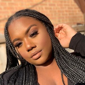 Meet your Posher, Evie